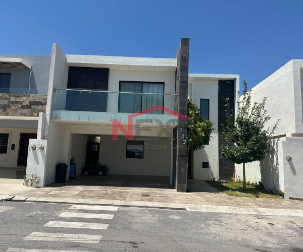 🏠 Casa en Venta en Privanzas del Campestre, frente a área verde 