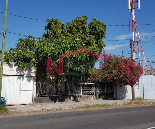 CASA EN VENTA EN COL. OLIVARES