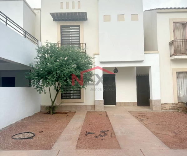 CASA EN RENTA LAS PROVINCIAS RESIDENCIAL