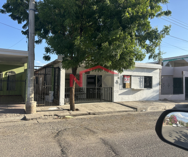 CASA EN VENTA EN COL. LOMAS DE MADRID