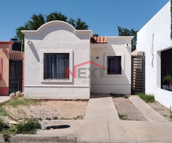 CASA EN VENTA EN FRACC. MISION DE LOS LIRIOS