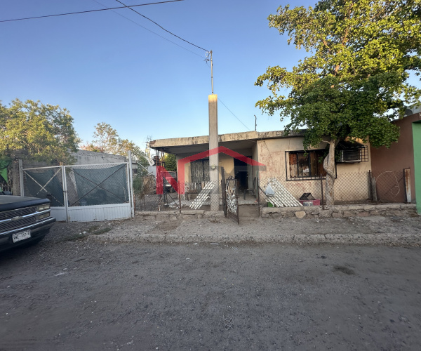 CASA EN VENTA EN COL. OLIVARES