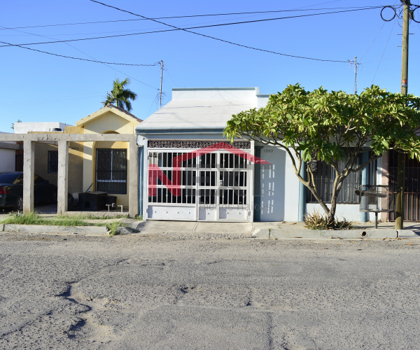 CASA EN RENTA EN COL. CONQUISTADORES