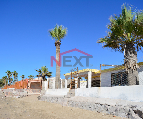 CASA EN VENTA A LA ORILLA DE LA PLAYA EN BAHIA KINO