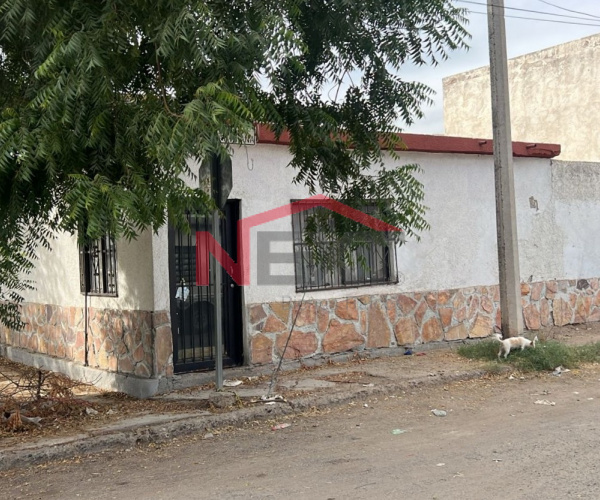 CASA EN VENTA EN COL. OLIVARES