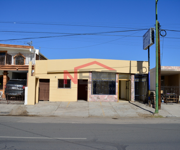 CASA EN VENTA EN COL. OLIVARES