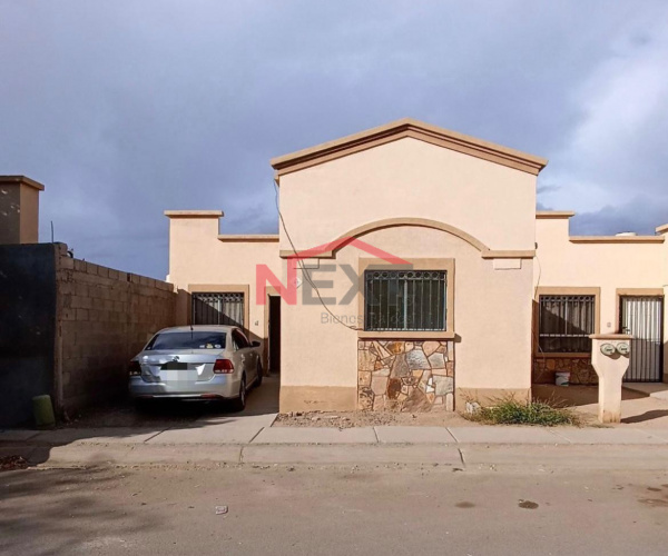 CASA EN VENTA EN PUERTA DEL REY