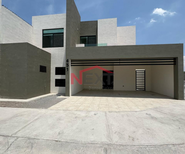 Casa en Renta con 4 recámaras en Residencial VillaNatura  