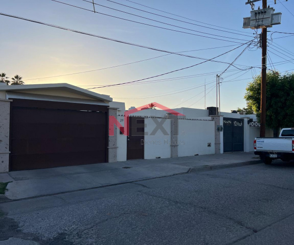 CASA EN VENTA EN PRADOS DEL CENTENARIO