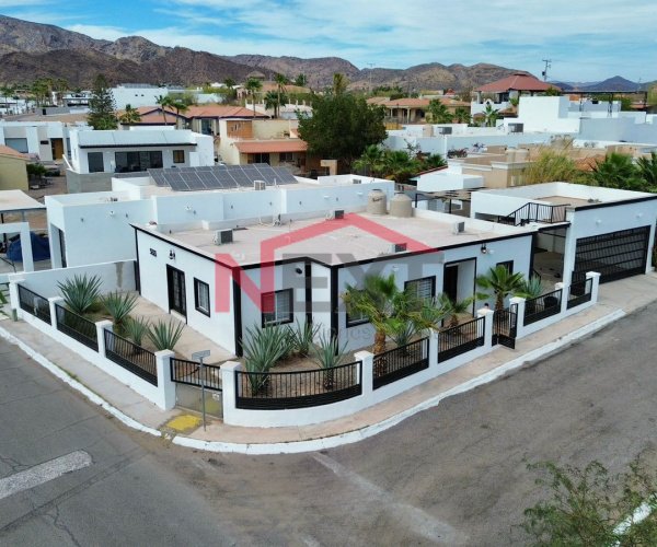 SE VENDE CASA EN ESQUINA DE 1 PLANTA CON ALBERCA EN COUNTRY CLUB SAN CARLOS, SONORA.