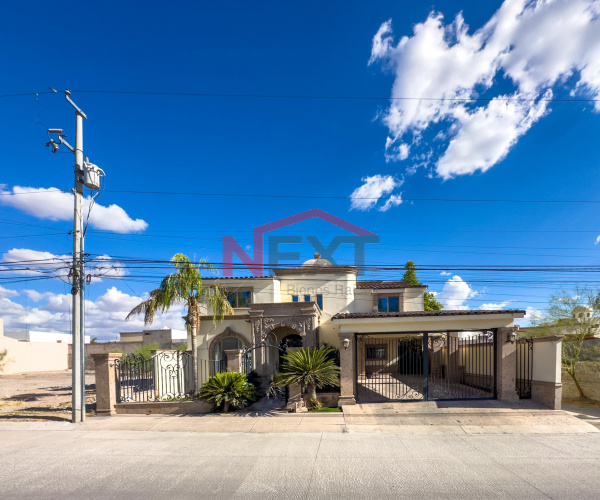 CASA EN VENTA EN LORETO RESIDENCIAL