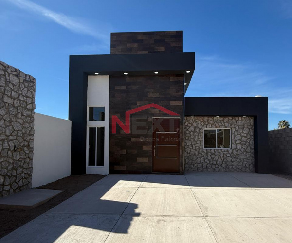CASA EN VENTA EN BAHIA DE KINO