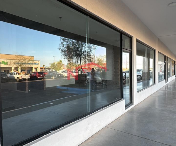 LOCAL COMERCIAL EN RENTA EN PLAZA QUIROGA