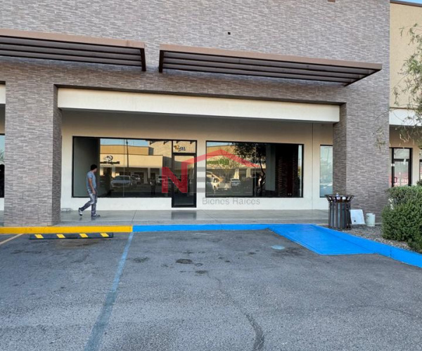 LOCAL COMERCIAL EN RENTA EN PLAZA QUIROGA