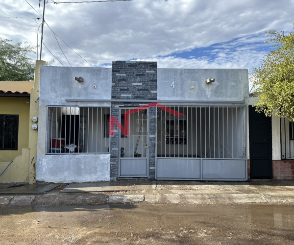 CASA EN VENTA EN COL. COSTA DEL SOL