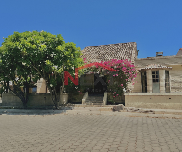 CASA EN VENTA EN RAQUET CLUB