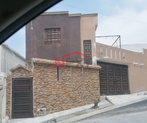 VENTA DE CASA EN SANTA CATARINA NUEVO LEON