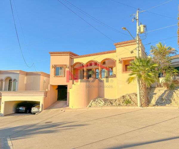 CASA EN RENTA EN LA PAOLA RESIDENCAL III