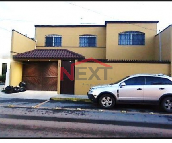 VENAT DE CASA EN EMILIO CASTELAR ZONA CENTRO