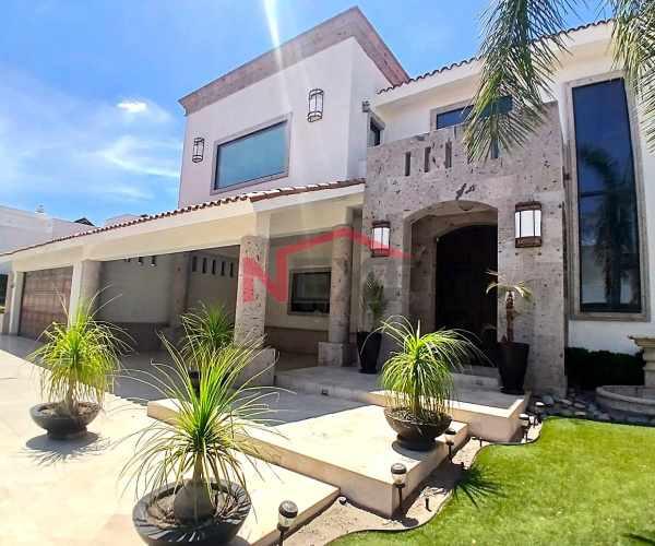 CASA EN VENTA EN LOS LAGOS RESIDENCIAL