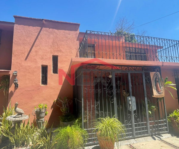 CASA EN VENTA UBICADA EN COL. CHAPULTEPEC
