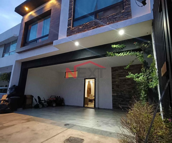 VENTA DE CASA EN RESIDENCIAL SIERRA ALTA - RECAMARA EN PLANTA BAJA