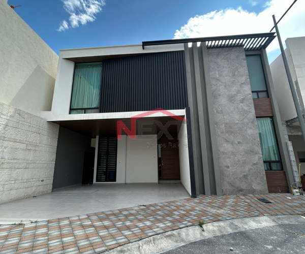 CASA EN RENTA  Privanzas del Campestre "ACACIA"