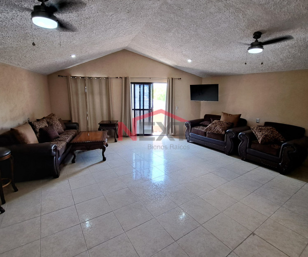 CASA EN VENTA AL ORIENTE CERRADA DEL PLAZA
