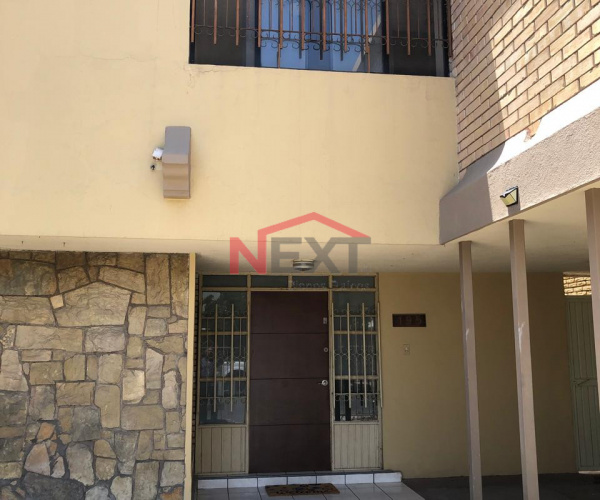 CASA EN RENTA AMUEBLADA EN FRACC. SANTIAGO
