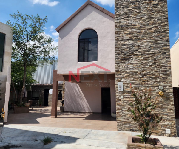 Casa en Venta  en Villas de San Sebastián, con recámara en Planta baja