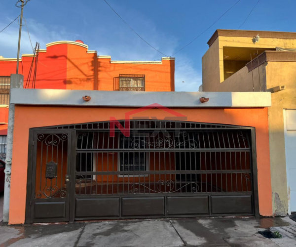 CASA EN RENTA EN LAS LOMAS