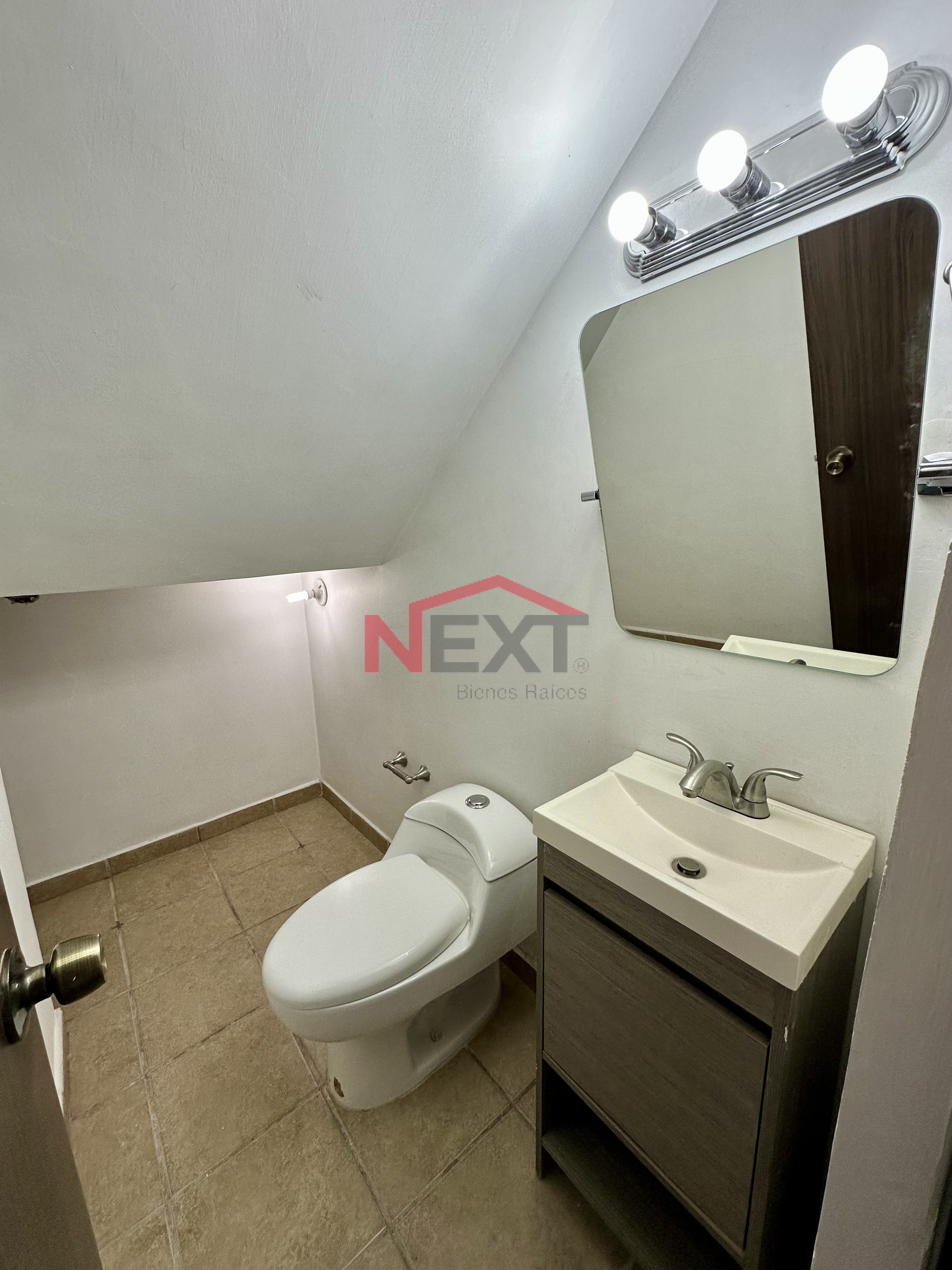 Casa en Renta en Hermosillo TODOS HERMOSILLO, Las Placitas, , 4 recámaras, 1.0 baños, 200.00 m2 terreno, 200.00 m2 construcción