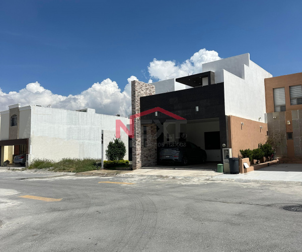Casa en Renta  sin Amueblar con Recamara en Planta Baja Privanzas del Campestre