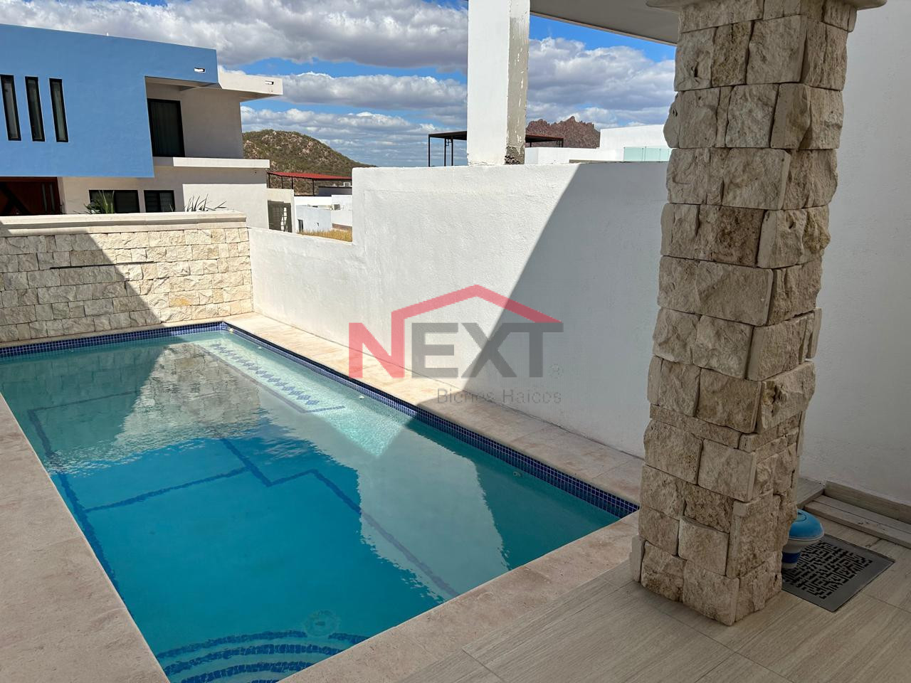 Casa en Renta en Guaymas TODOS SECTORES GUAYMAS, Fraccionamiento Las Perlas, , 3 recámaras, 2.0 baños, 300.00 m2 terreno, 350.00 m2 construcción