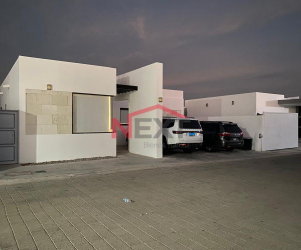 SE VENDE CASA CON ALBERCA EN BIZNAGA RESIDENCIAL, SAN CARLOS