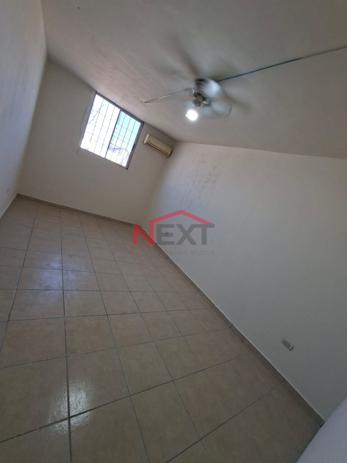 Casa en Venta en Saltillo  , Santa Fe, , 3 recámaras, 1.5 baños, 183.63 m2 terreno, 250.62 m2 construcción