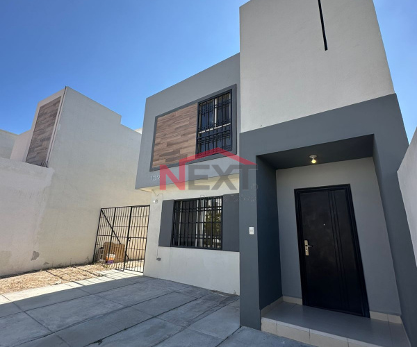 Casa en Venta  en Villas Castellana con terreno excedente