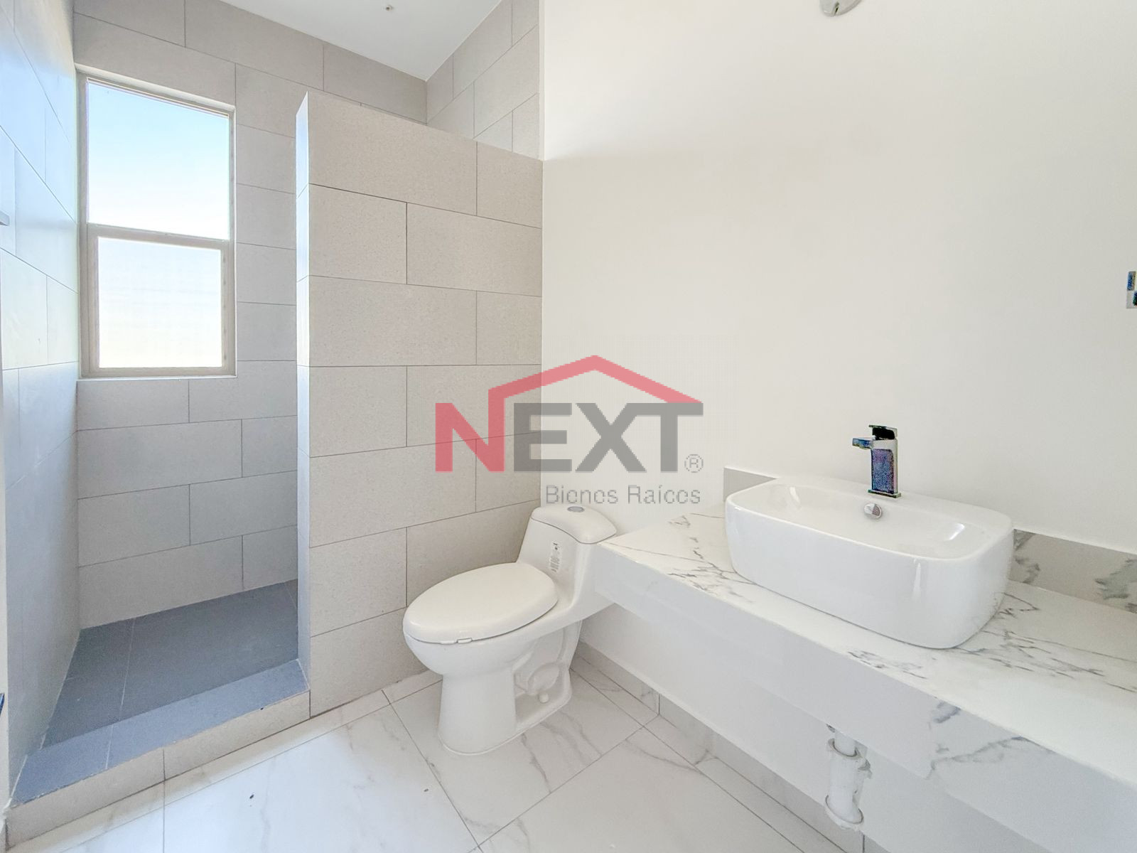 Casa en Venta en Hermosillo  , Ventura Residential Club, , 3 recámaras, 3.0 baños, 245.00 m2 terreno, 240.00 m2 construcción