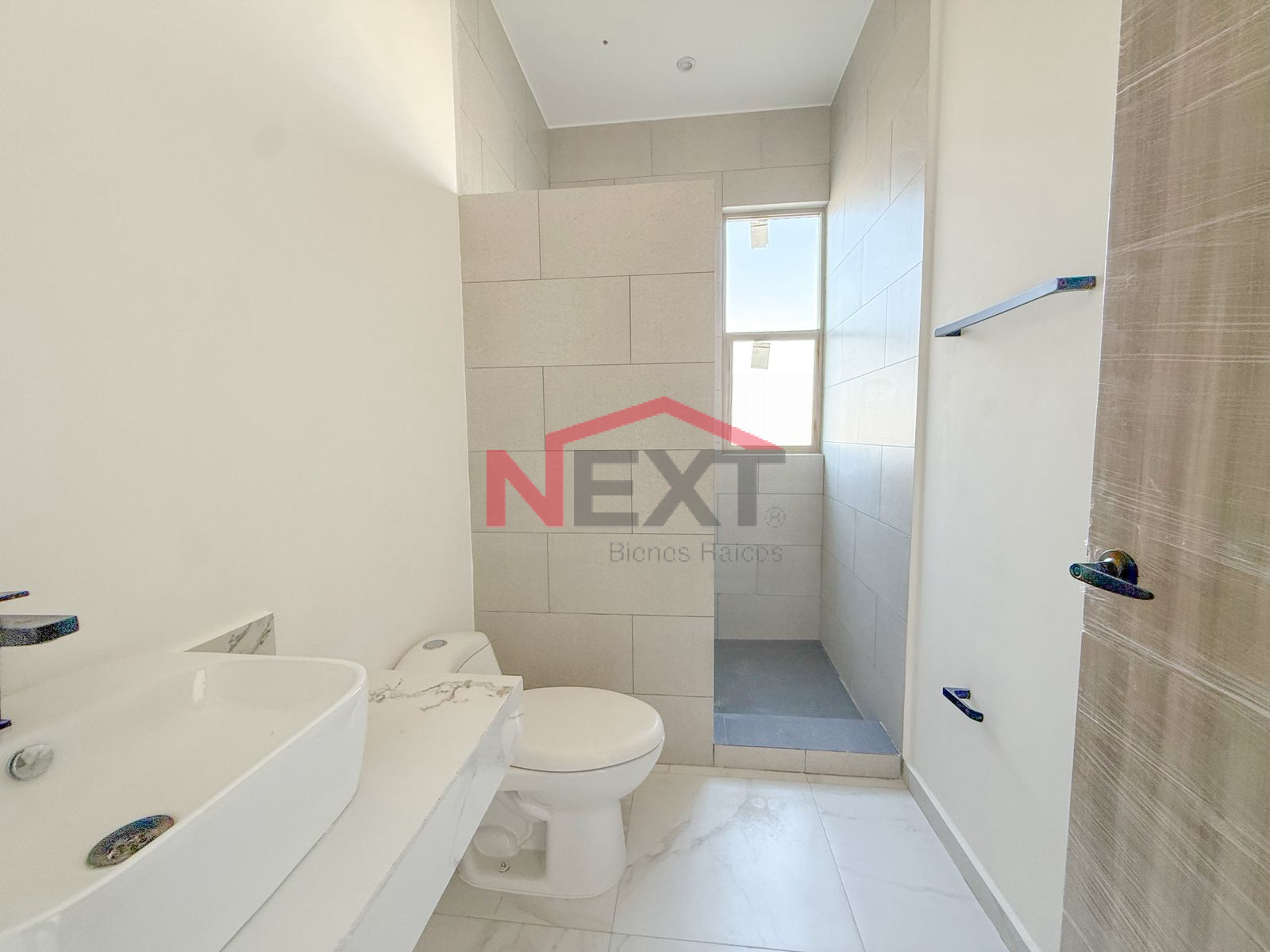 Casa en Venta en Hermosillo  , Ventura Residential Club, , 3 recámaras, 3.0 baños, 245.00 m2 terreno, 240.00 m2 construcción