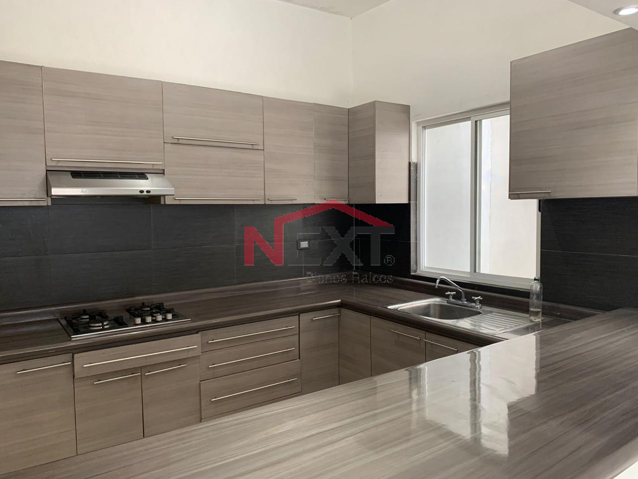 Casa en Renta en Arteaga  , Privanzas del Campestre, , 3 recámaras, 2.5 baños, 240.00 m2 terreno, 220.00 m2 construcción