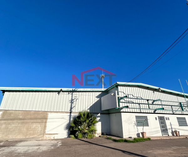 SE RENTA BODEGA DE 1,600M2 EN PARQUE INDUSTRIAL HERCAR