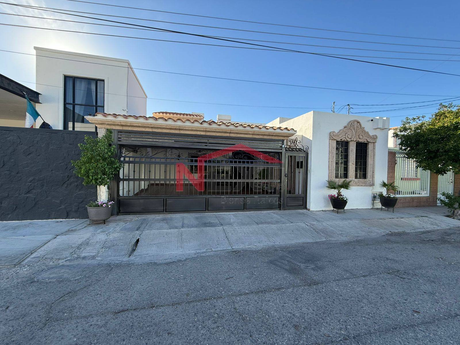 Casa en Venta en Hermosillo  , Valle Grande, , 4 recámaras, 4.0 baños, 370.00 m2 terreno, 300.00 m2 construcción