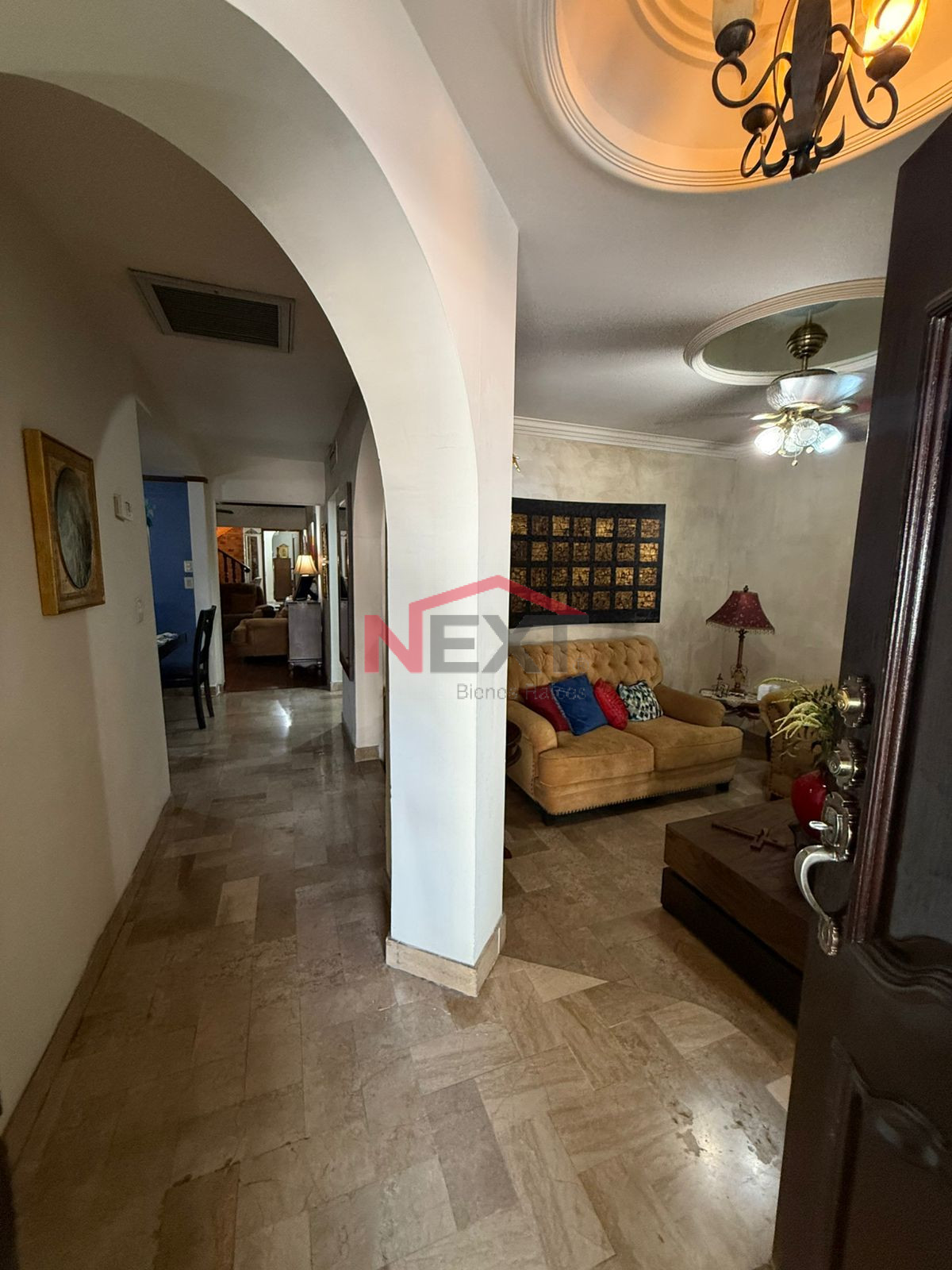 Casa en Venta en Hermosillo  , Valle Grande, , 4 recámaras, 4.0 baños, 370.00 m2 terreno, 300.00 m2 construcción