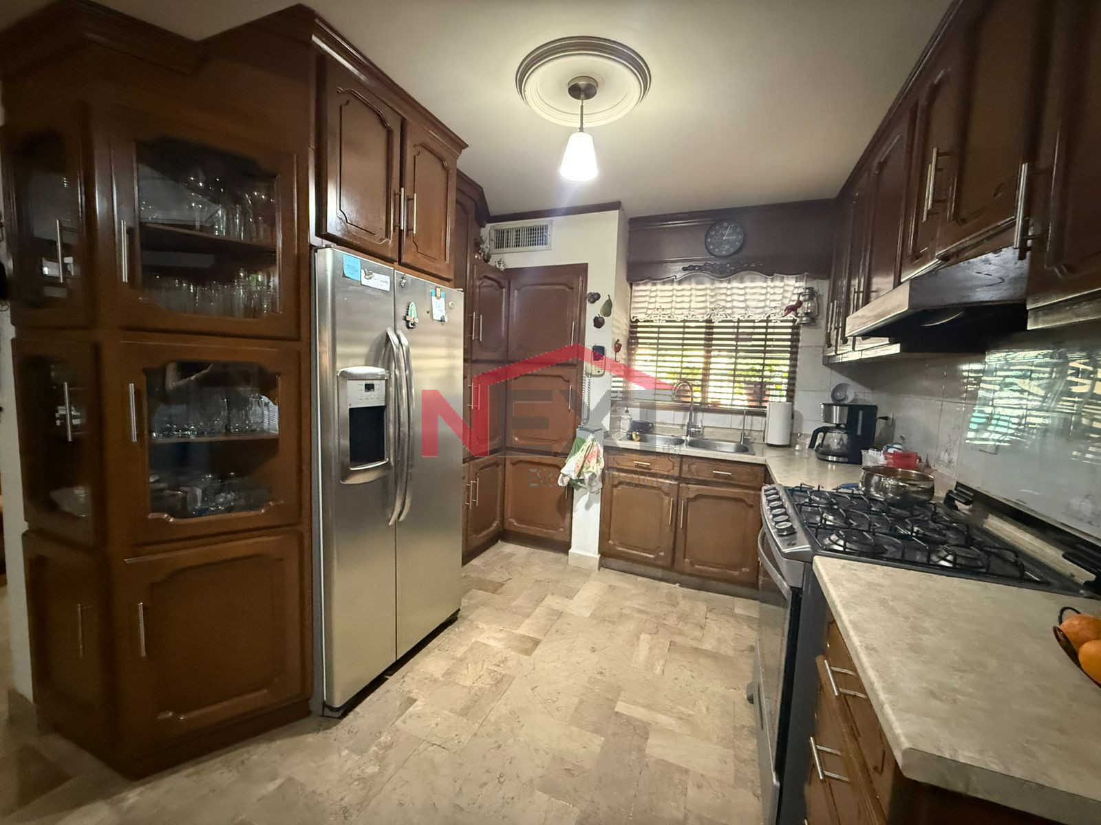 Casa en Venta en Hermosillo  , Valle Grande, , 4 recámaras, 4.0 baños, 370.00 m2 terreno, 300.00 m2 construcción