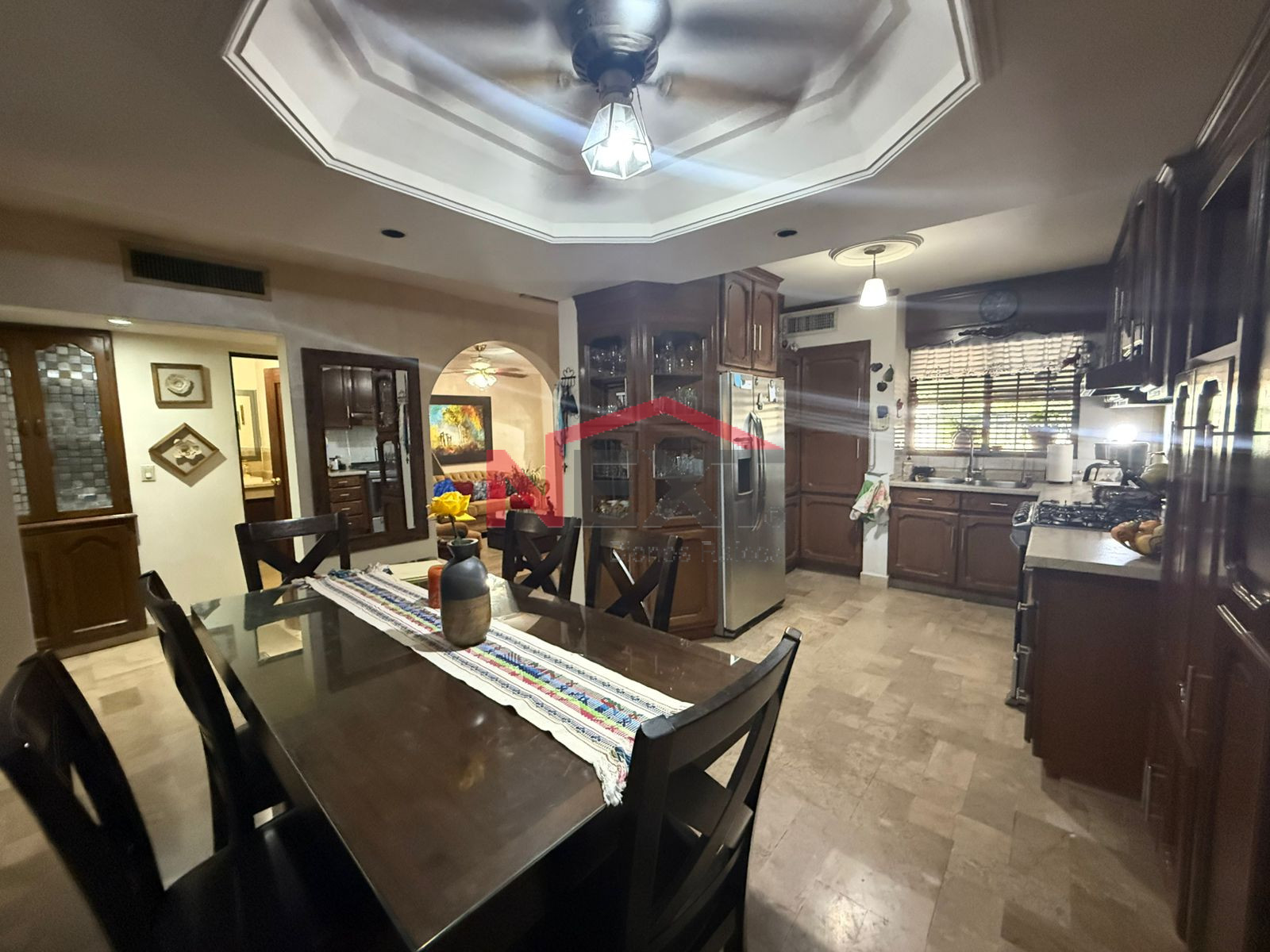 Casa en Venta en Hermosillo  , Valle Grande, , 4 recámaras, 4.0 baños, 370.00 m2 terreno, 300.00 m2 construcción