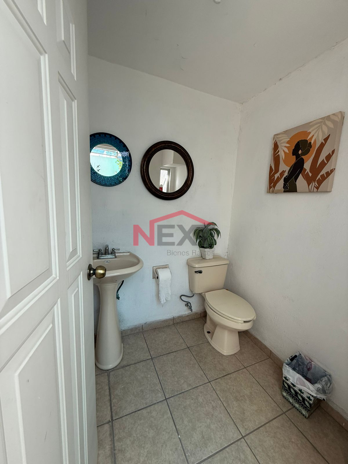 Casa en Venta en Hermosillo  , Valle Grande, , 4 recámaras, 4.0 baños, 370.00 m2 terreno, 300.00 m2 construcción