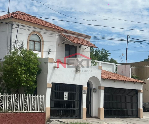 CASA EN RENTA EN COL. LOMA LINDA