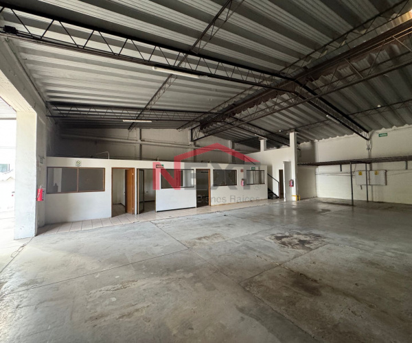 BODEGA EN RENTA EN COL. CAFE COMBATE