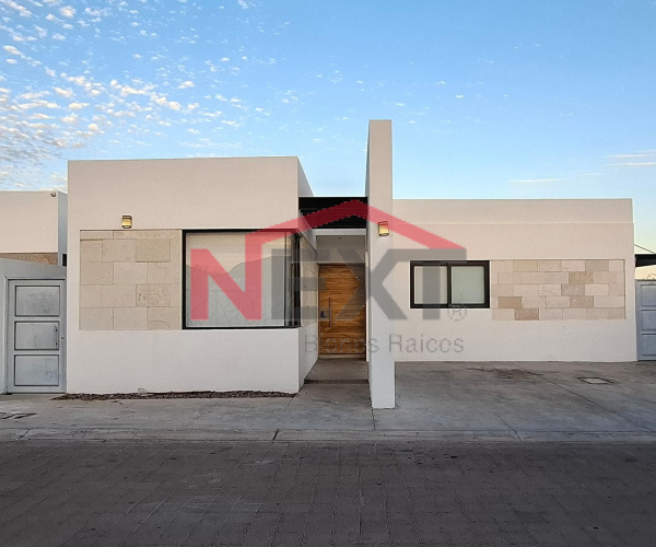 SE VENDE CASA CON ALBERCA EN BIZNAGA RESIDENCIAL, SAN CARLOS