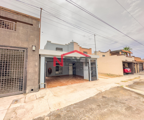 CASA EN VENTA EN PRIVADA LAS LOMAS